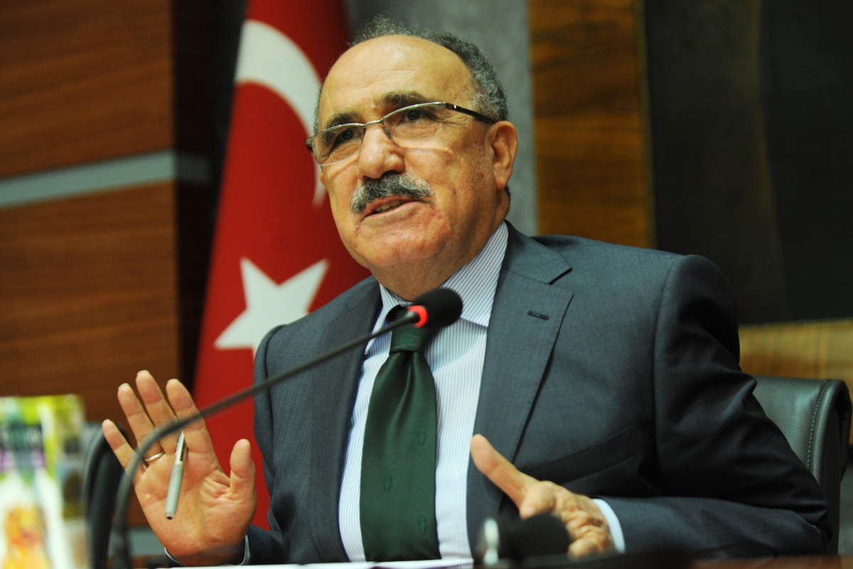 Beşir Atalay\'dan Flaş \'Heykel\' Açıklaması!