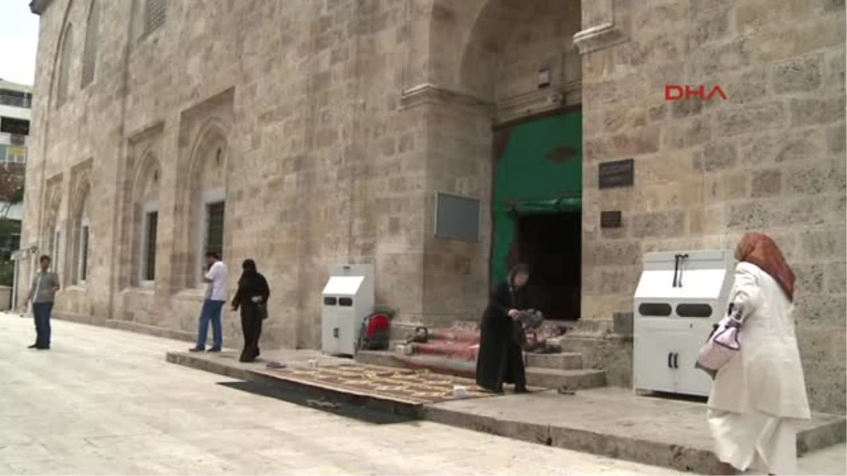 Bursa Ulu Cami\'nin Sultan Kapısı Açılıyor