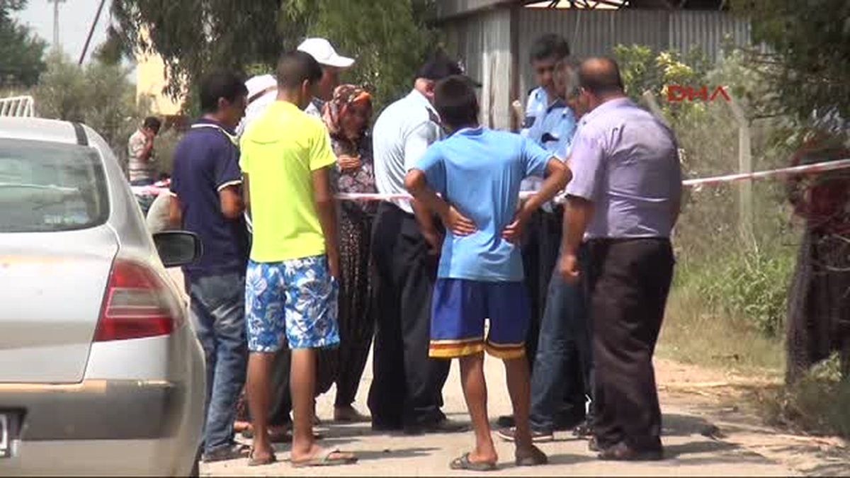 Eşine \'Dekolte Giyme\' Diyen Komşunun 2 Oğlunu Öldürdü