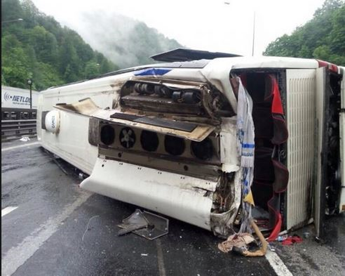 Kastamonu\'da Yolcu Otobüsü Devrildi: 35 Yaralı