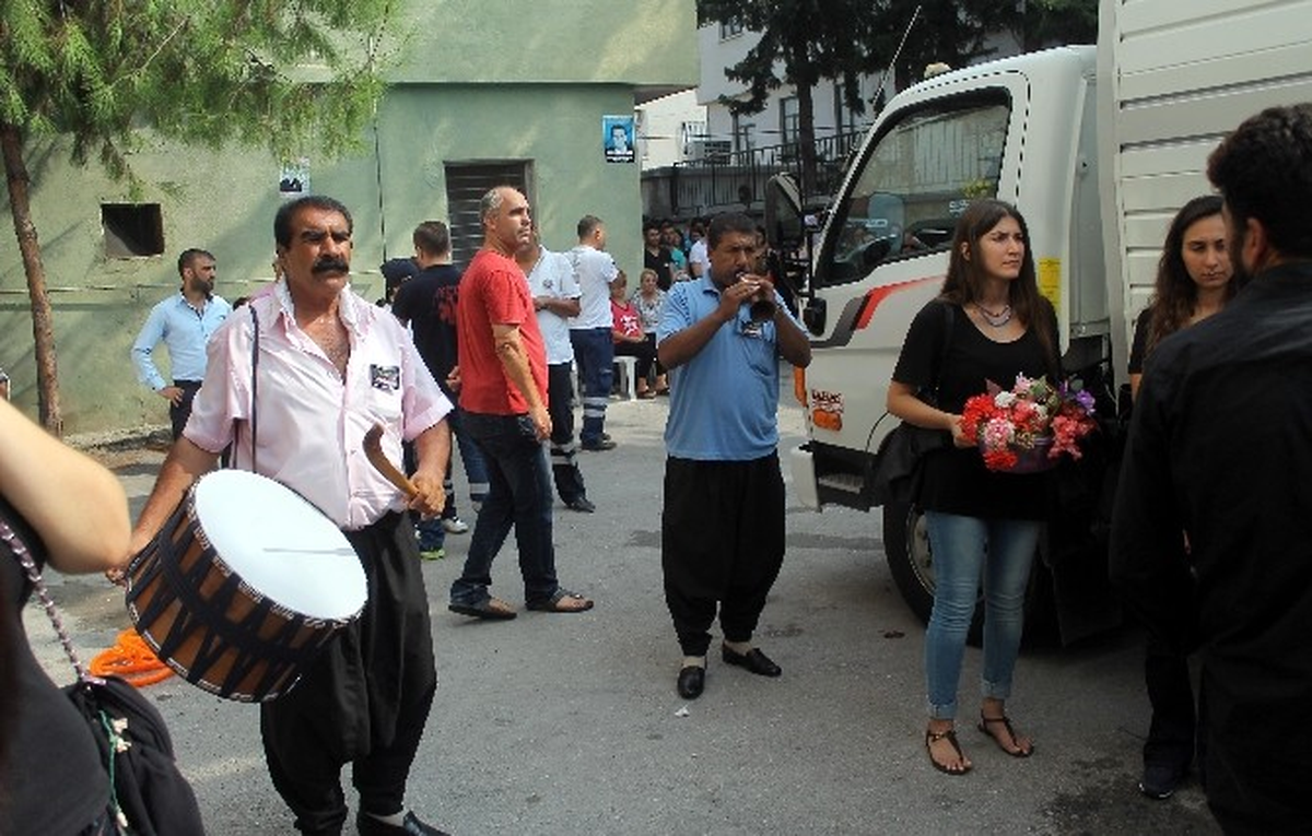 Kaza Kurbanı Üniversiteliye Davullu, Zurnalı Uğurlama