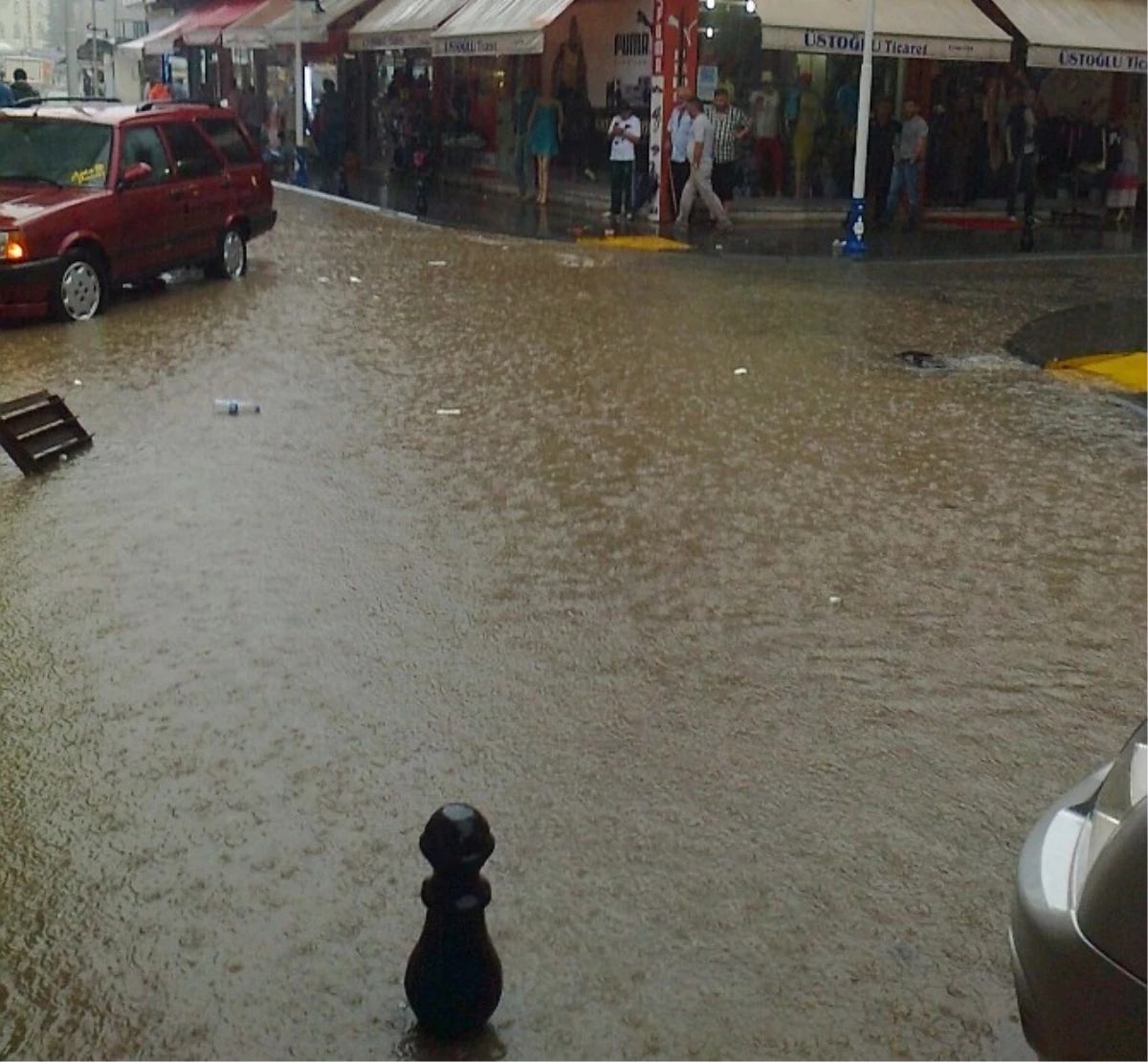 Rize\'de Aşırı Yağış Su Baskınlarına Neden Oldu