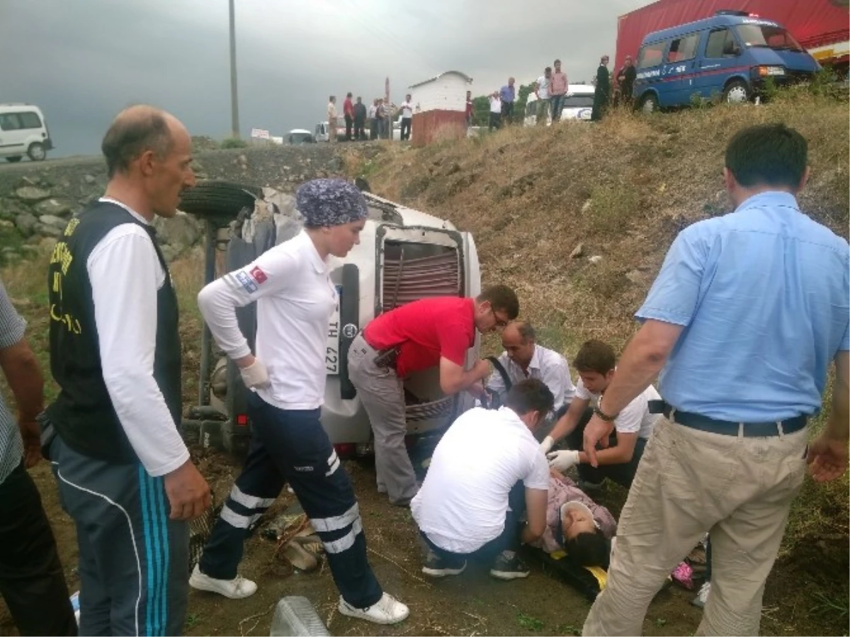 Samsun\'da Trafik Kazası: 2 Ölü, 5 Yaralı