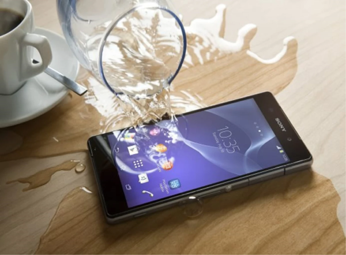 Sony\'den Orta Seviye Su Geçirmez Telefon: Xperia M2 Aqua