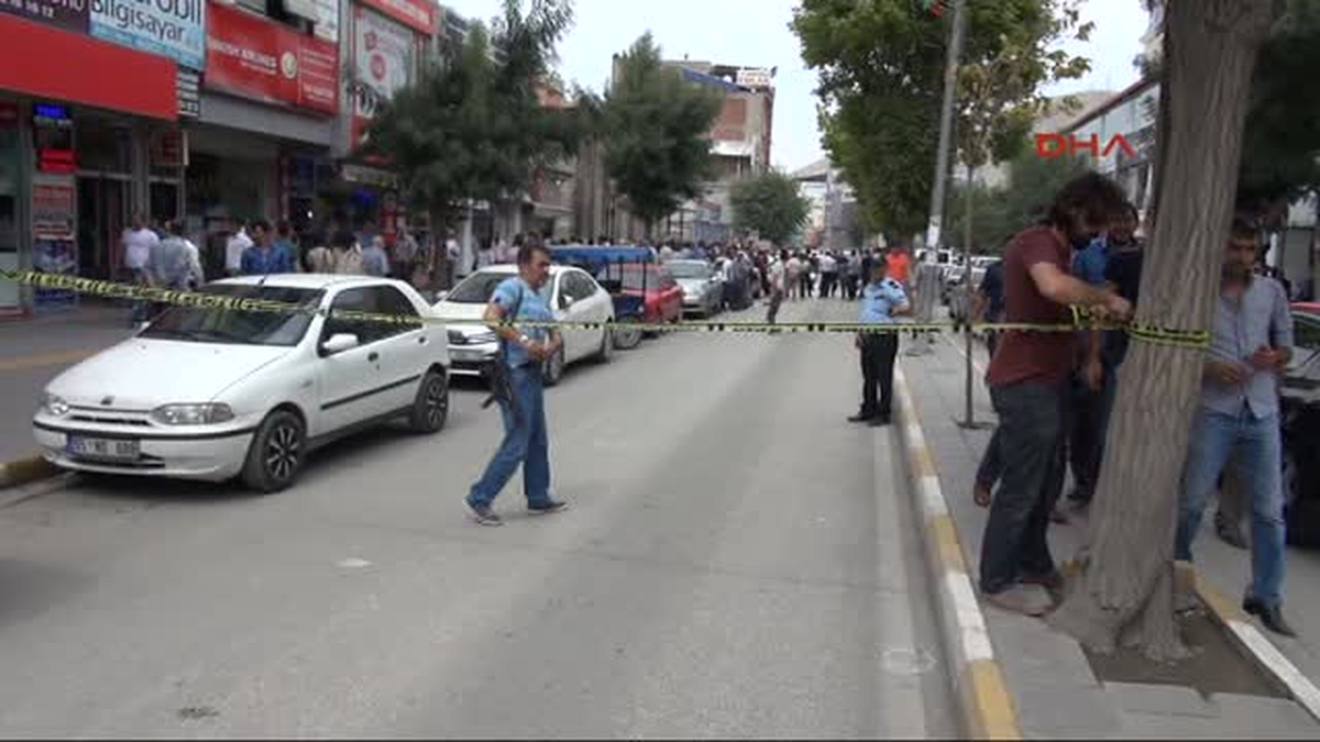 Van Kuyumcu, Hırsızları Silahla Kovaladı
