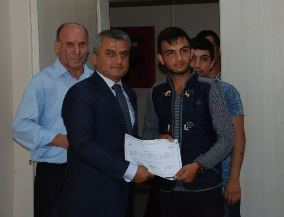 15 Kursiyere Belgeleri Verildi