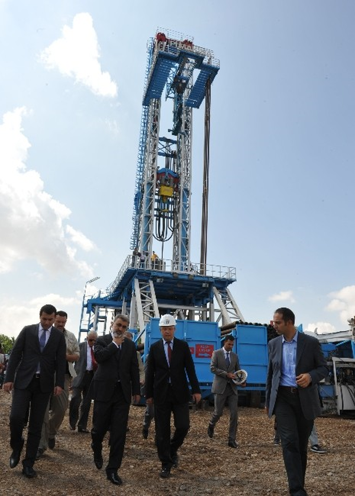 Bakan Yıldız, Sondaj Yaptı