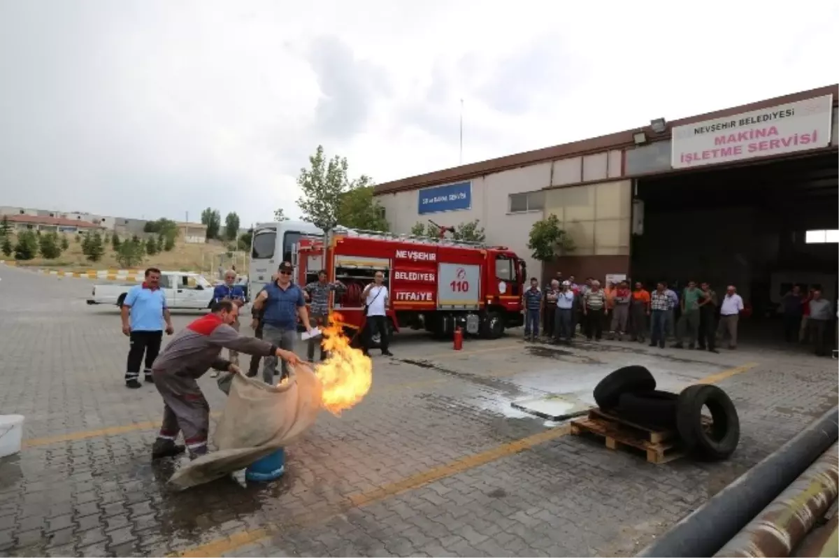 Belediye Personeli Yangın Tatbikatında