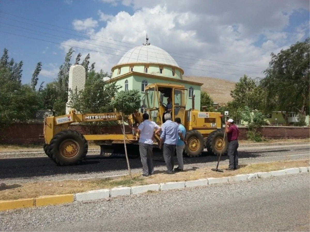 Büyükşehir, İğde\'de Asfalt Çalışmasına Başladı