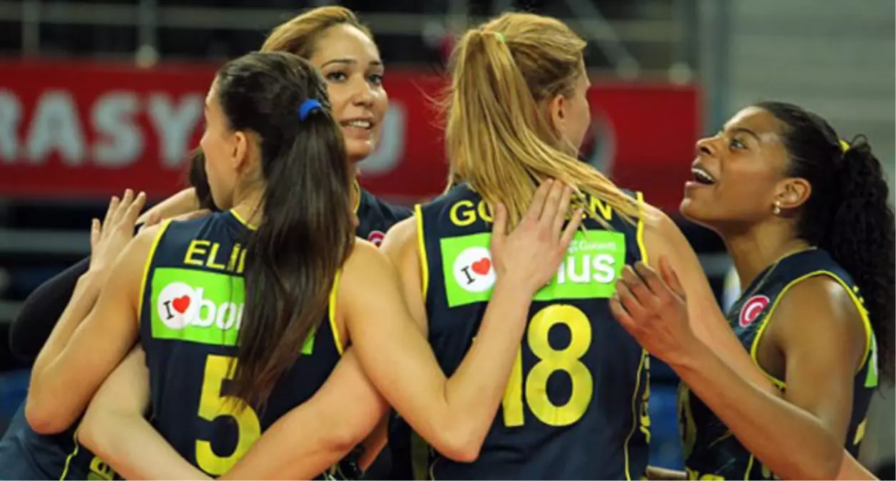 Fenerbahçe Grundıg Bayan Voleybol Takımı Sezonu Açtı