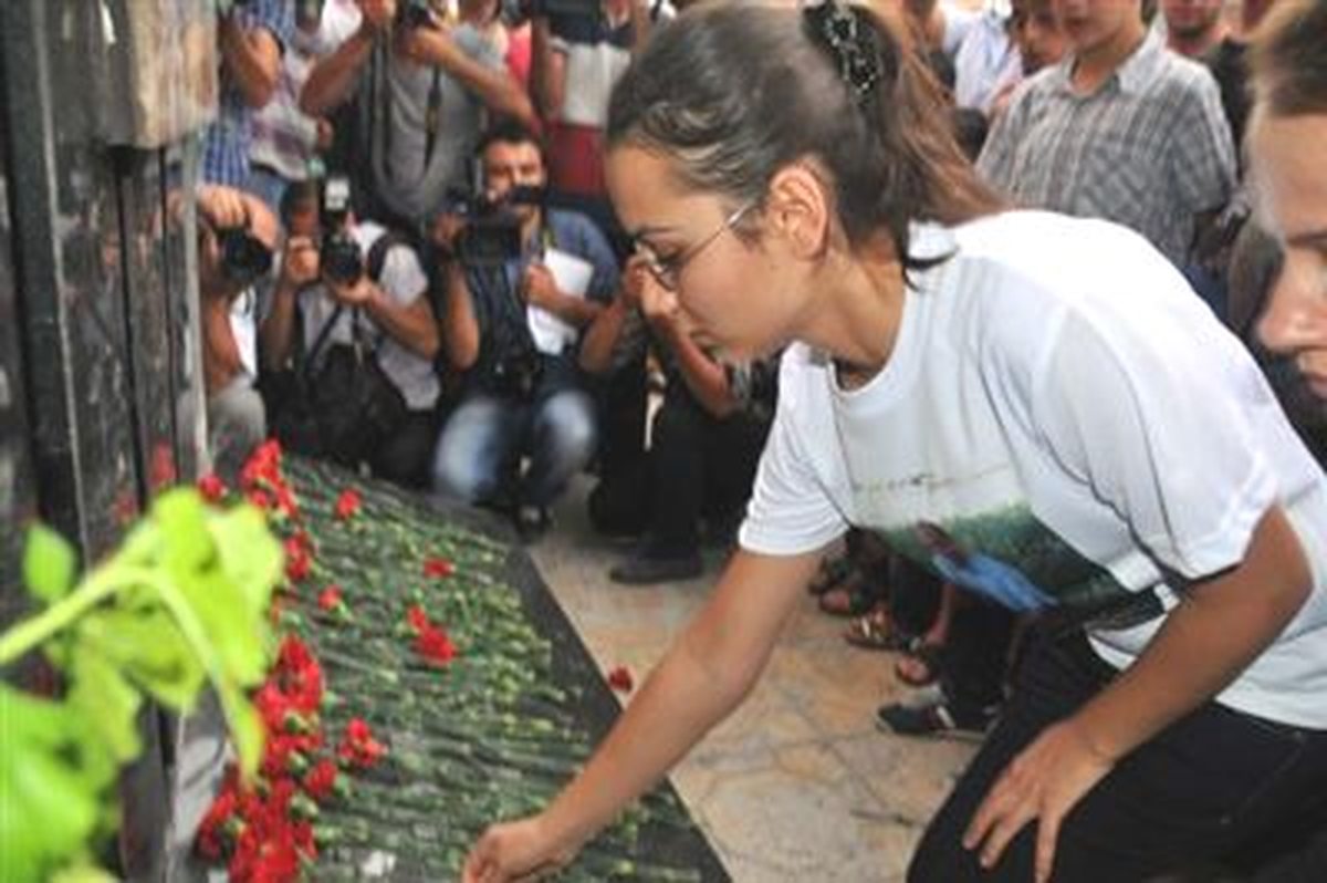 Gaziantep\'teki Bombalı Saldırıda Ölenler Anıldı