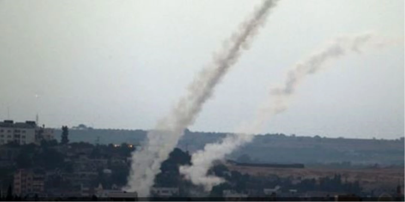 Gazze\'den 50 Roket Atıldı