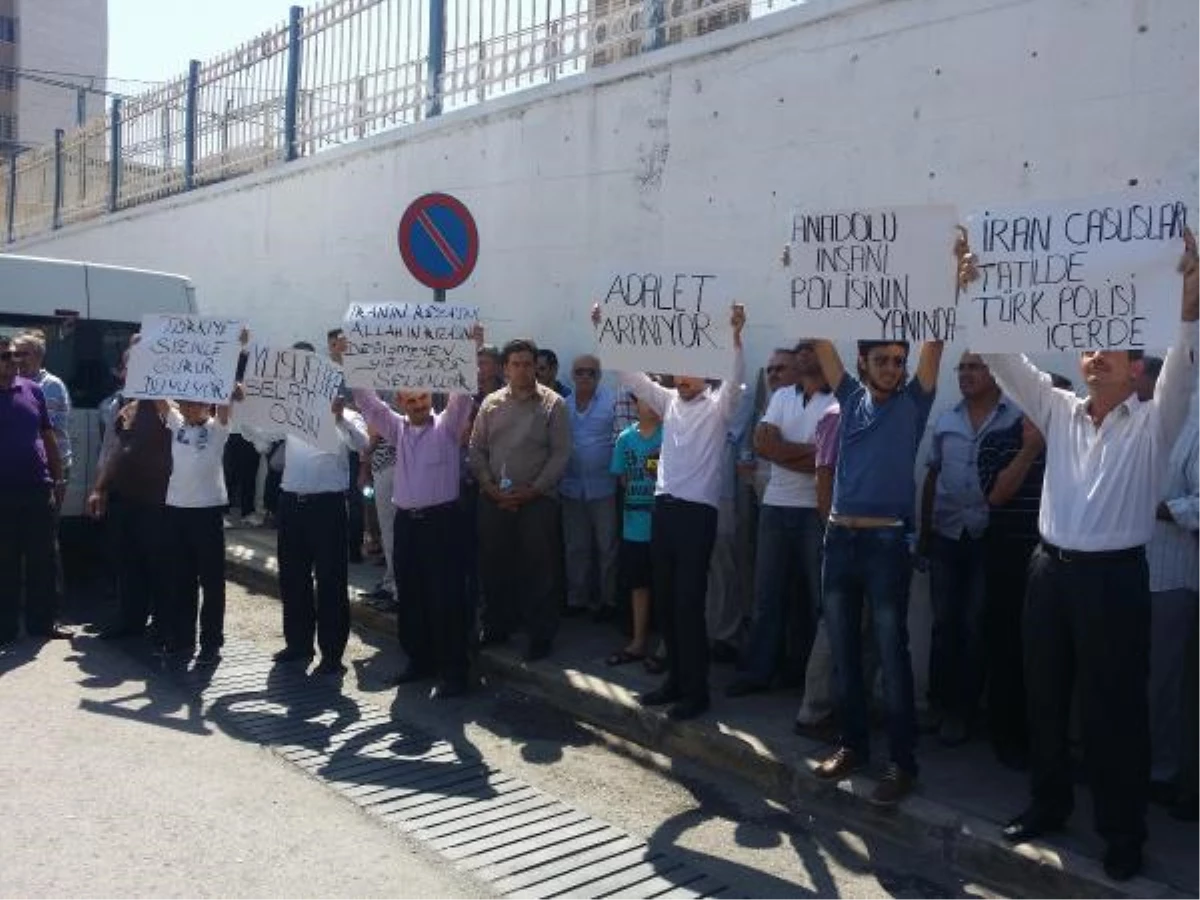 İzmir\'de Yasadışı Dinleme Operasyonunda Gözaltılar Sürüyor