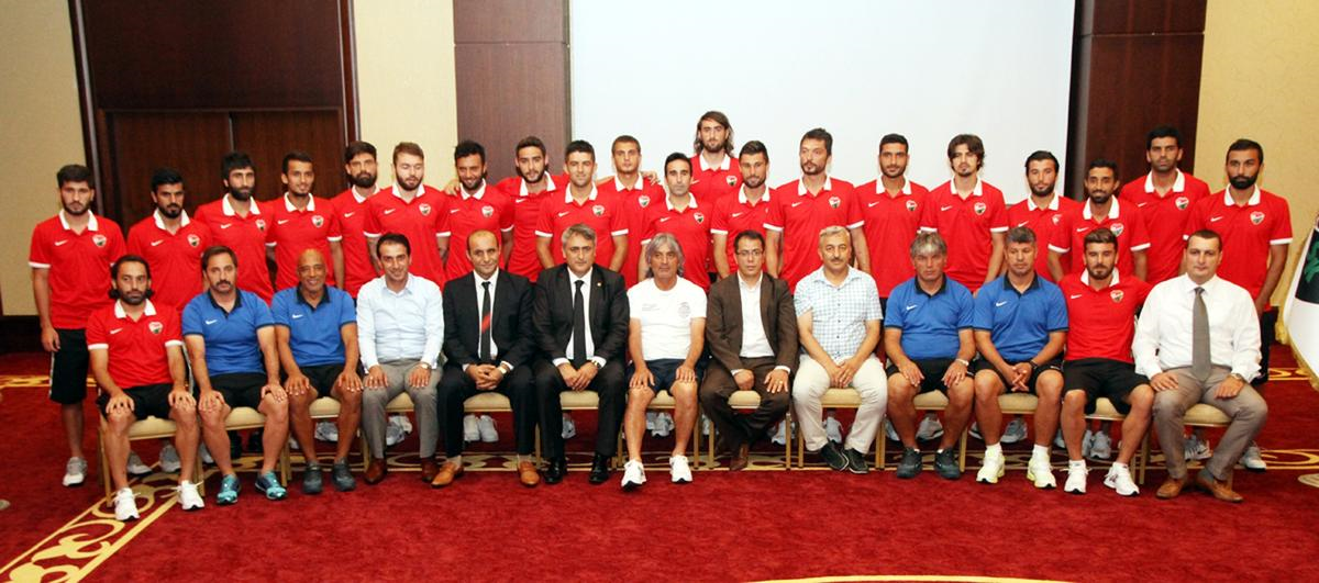 Kocaeli Birlikspor\'da İmza Töreni
