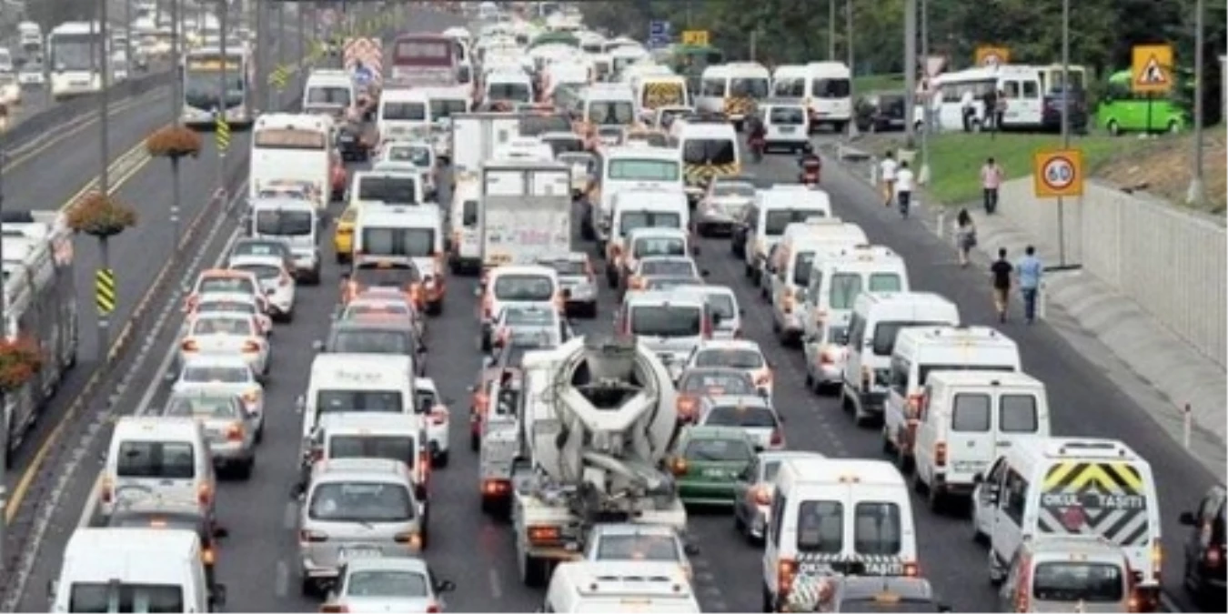 Kocaeli\'de Trafikteki Araç Sayısı Arttı