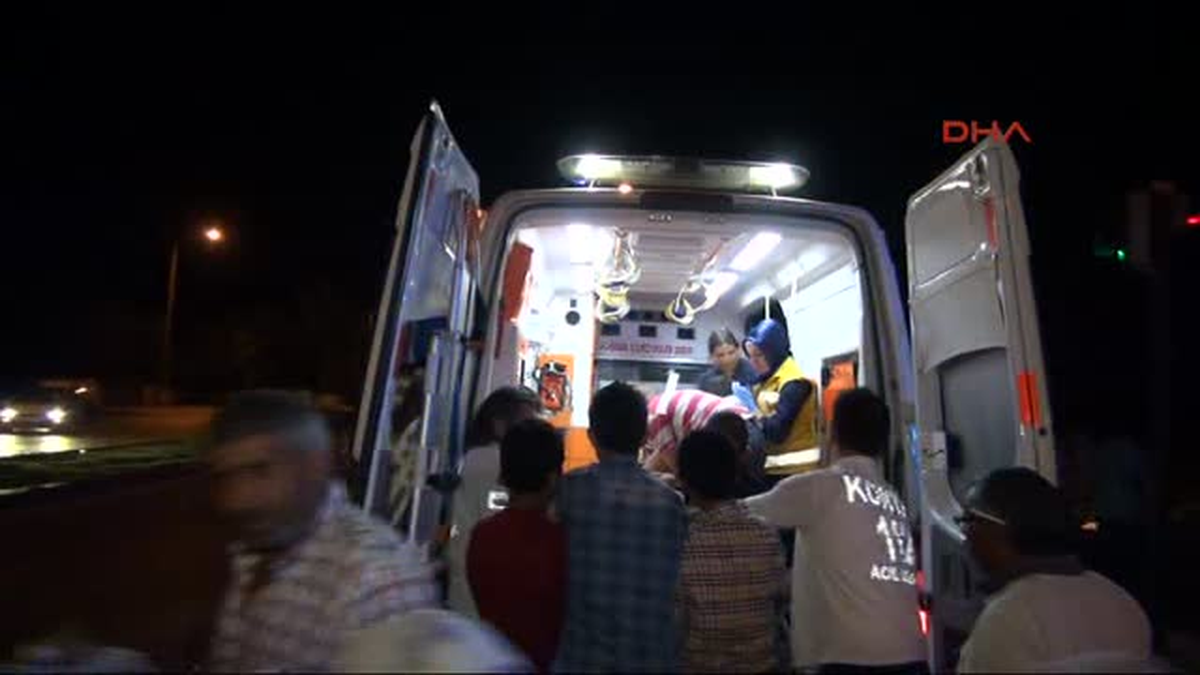 Konya\'da Minibüs ile Otomobil Çarpıştı: 6 Yaralı