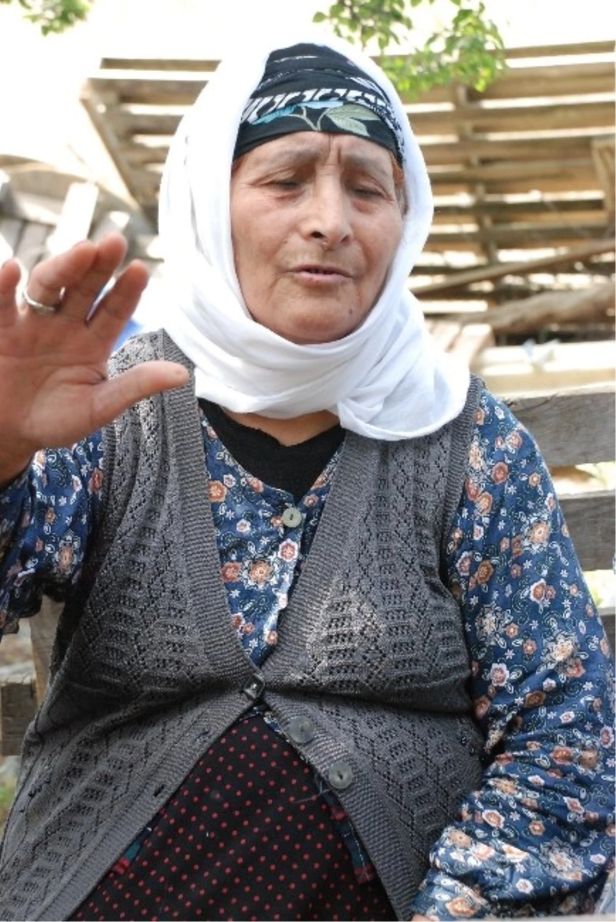 Oğlu Dağda Olan Gözü Yaşlı Anne: "Her Ne Kadar Kürt Olsam da Türkiyeliyim"