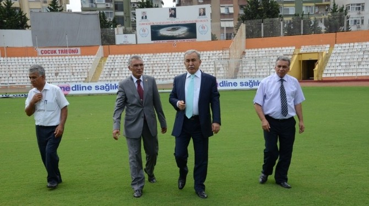 Vali Büyük Gençlik Hizmetleri ve Spor İl Müdürlüğünü Ziyaret Etti