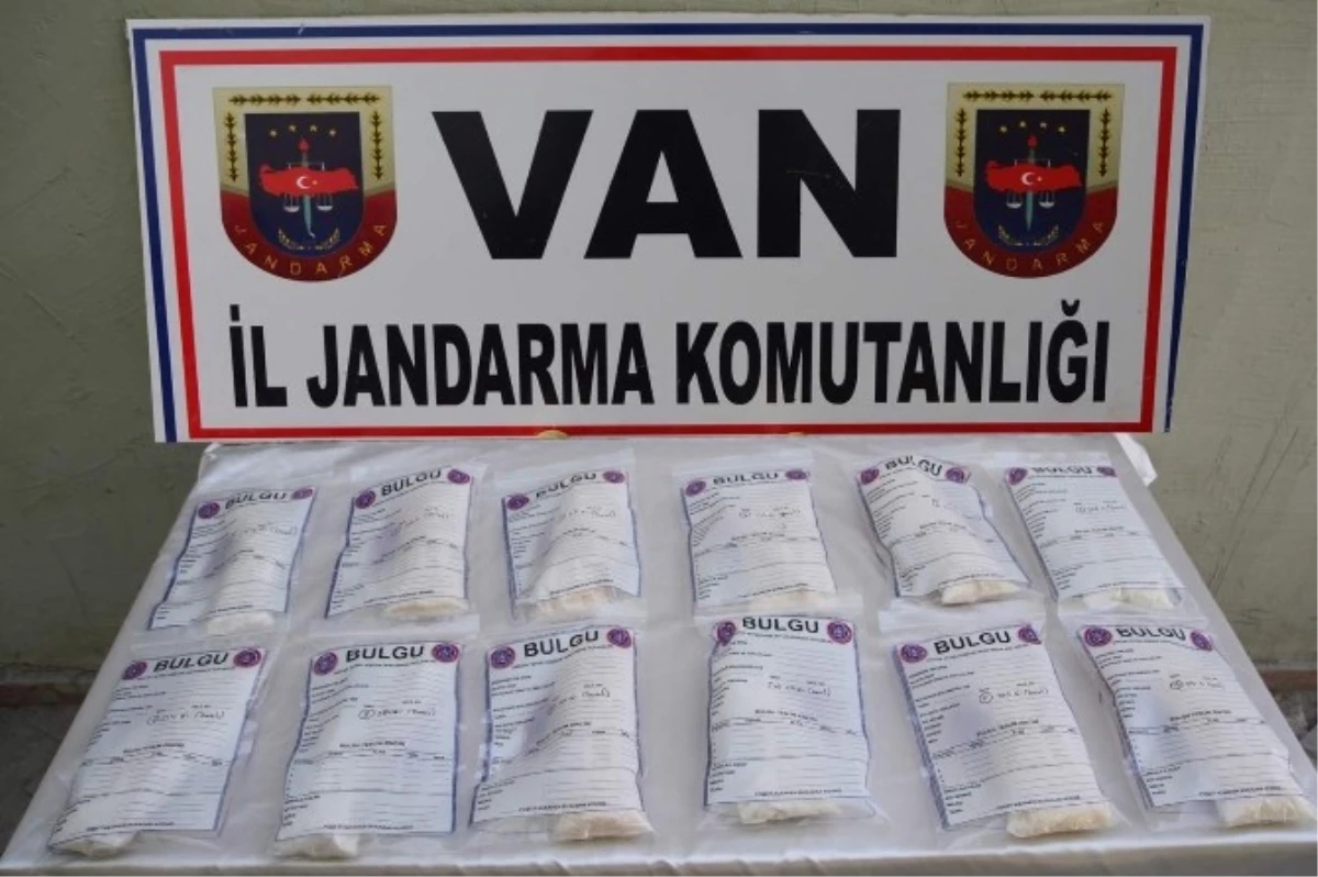 Van\'da 4 Kilogram Metanfetamin Ele Geçirildi