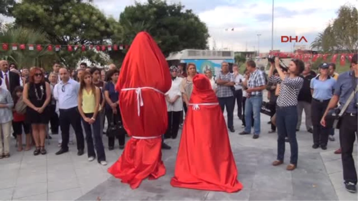 Yalova'da Atatürk ve Sığırtmaç Mustafa Heykeli Açıldı