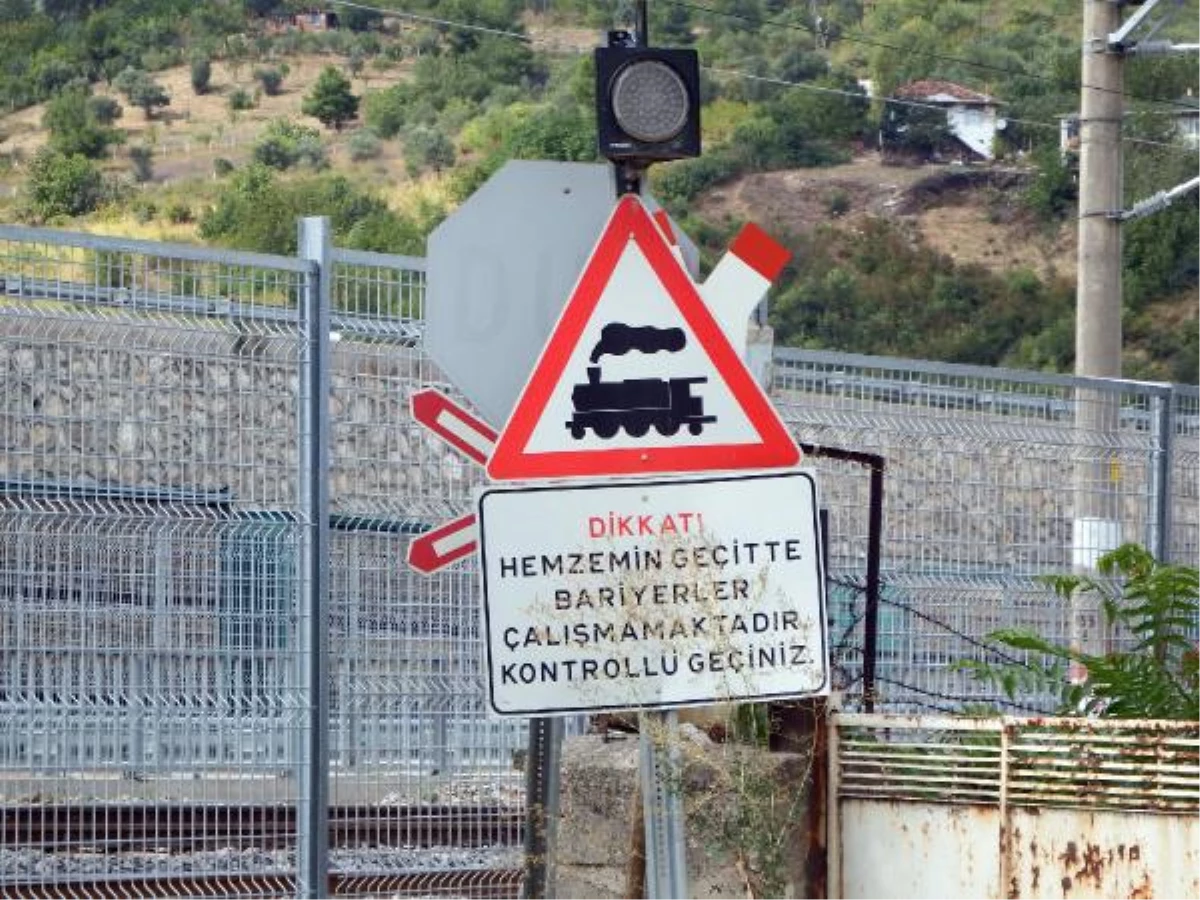 Hızlı Tren Hattındaki Çalışmalar Vatandaşları Tehlikeye Atıyor