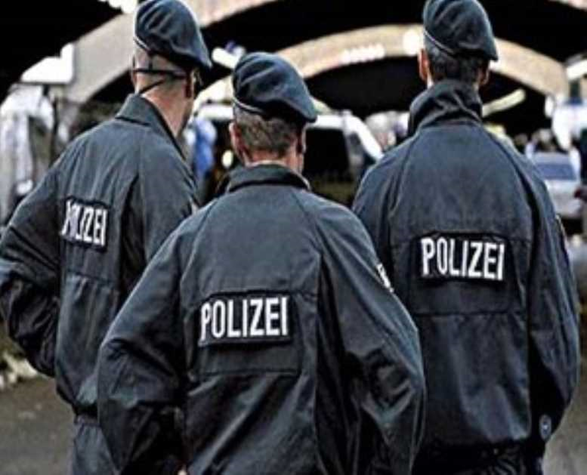 Alman Polisleri Fortun Düsseldorf Taraftarlarını Bezdirdi