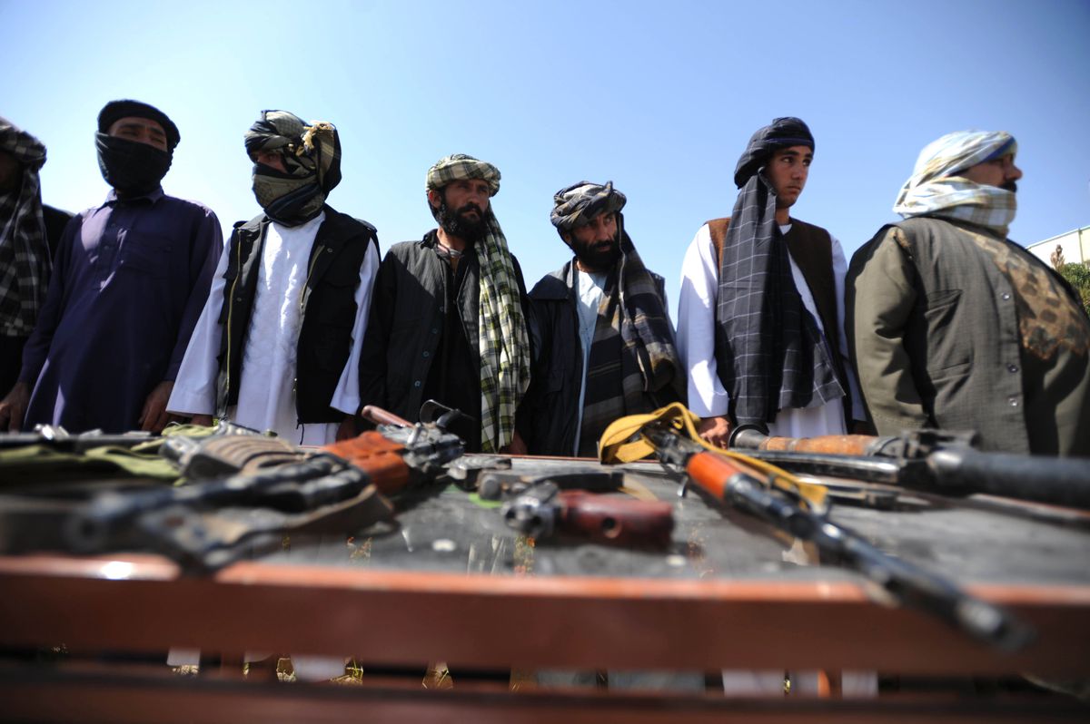Afganistan\'da Silahlı Saldırı: 5 Polis Öldü
