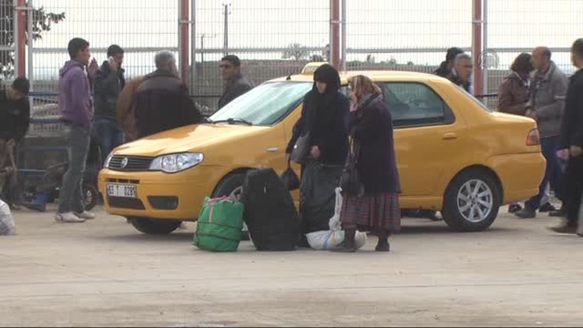 Sınır Ötesindeki Suriyeliler Destek Bekliyor
