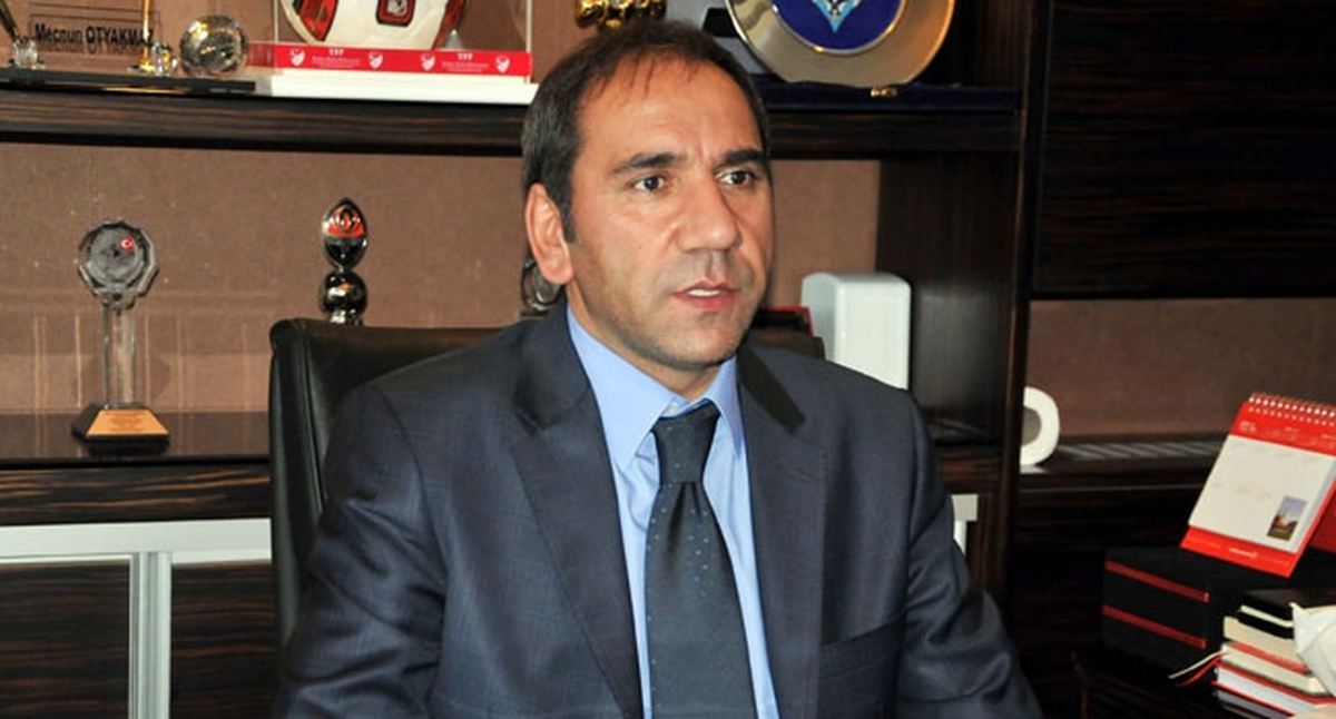 Başkan Otyakmaz, Sivas 4 Eylül Stadı\'nı İnceledi