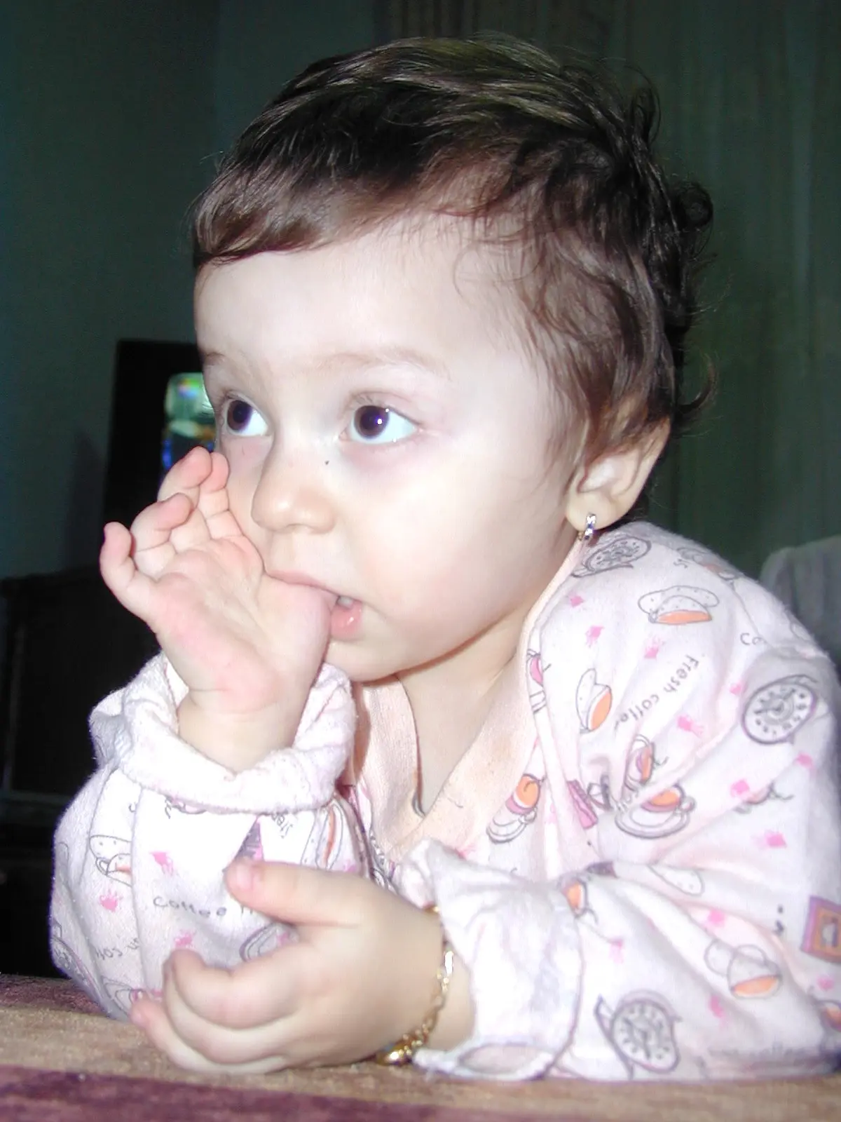 Çocuklarda Parmak Emme Güvensizlik İşareti