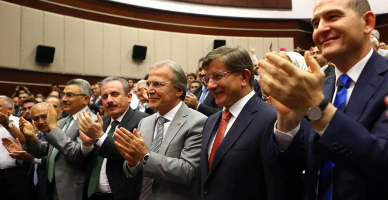 Davutoğlu\'nun Başbakan Adayı Olmasına AK Parti\'den İlk Tepkiler