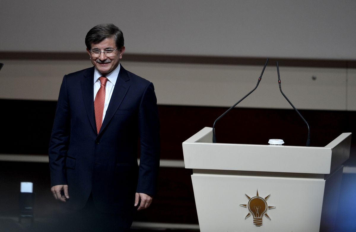 Davutoğlu\'nun İlk Sözleri Cemaate Oldu