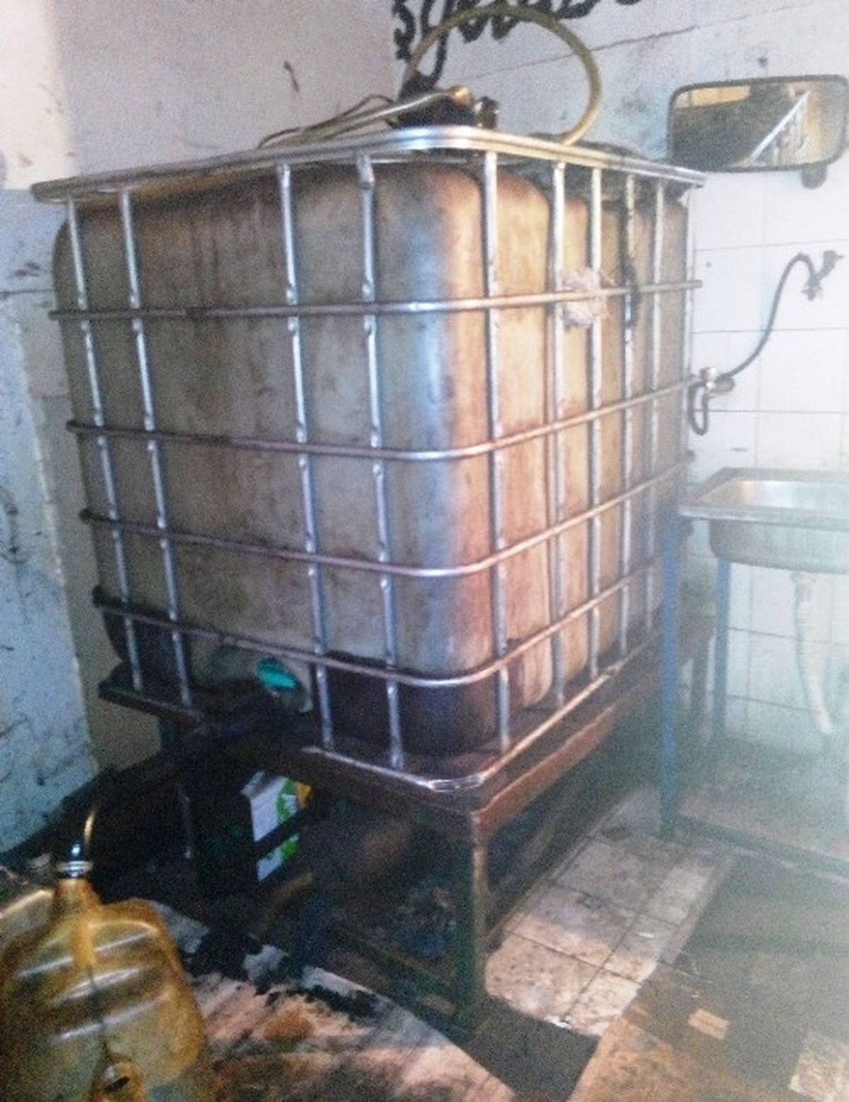 Dikiz Aynalı Kaçak Akaryakıt Tankı