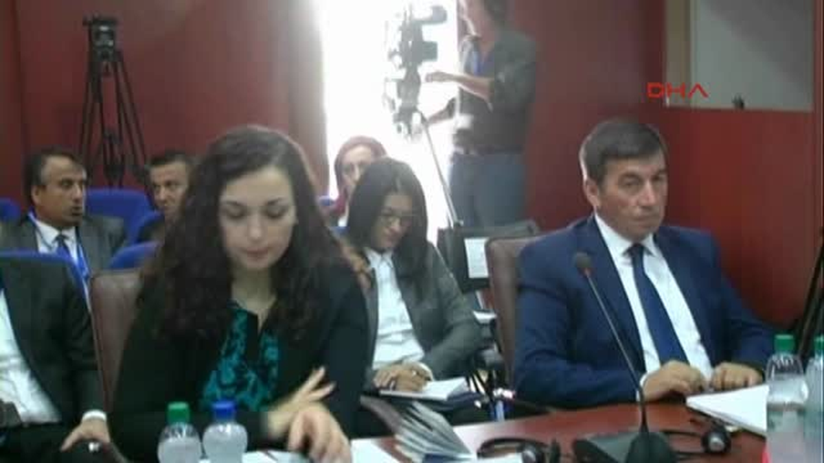 Siyasi Krizin Çözülmesi İçin Kosova Anayasa Mahkemesinde Düzenlenen Duruşmada Taraflar...