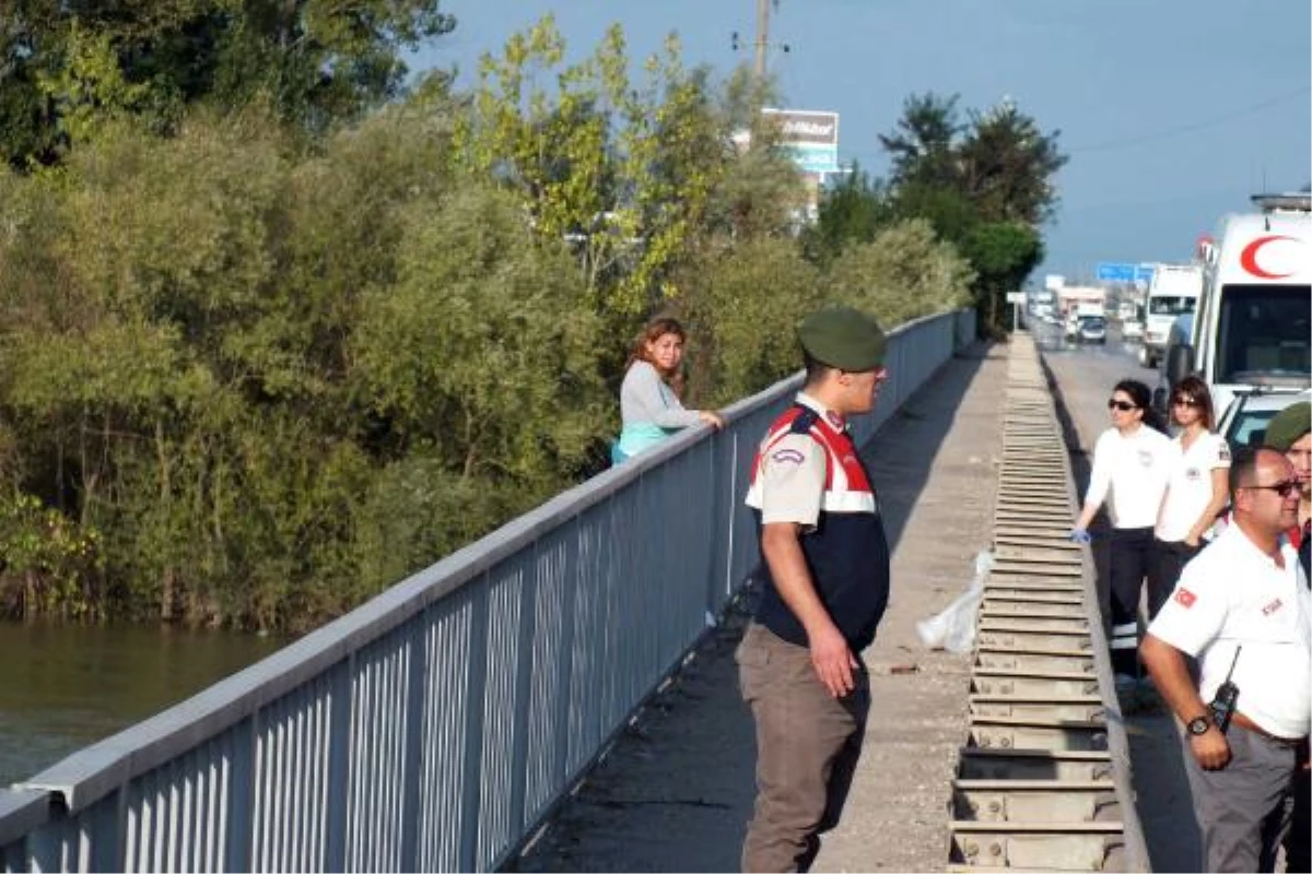 Eşiyle Tartışan Kadın Sakarya Köprüsü\'ne Çıktı