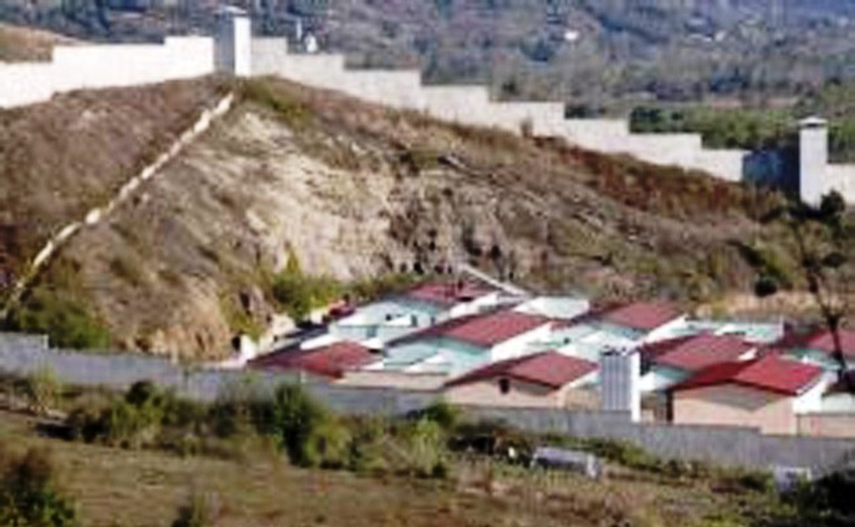 Firar Etmek İsteyen Mahkum Çatıda Yakalandı