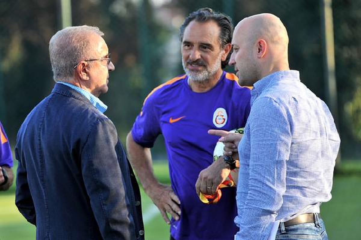 Galatasaray Başkanı Aysal Antrenmanı İzledi