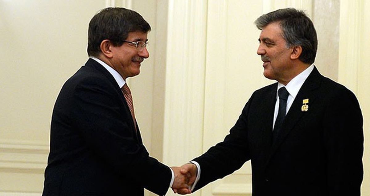 Gül Davutoğlu\'nu Aradı