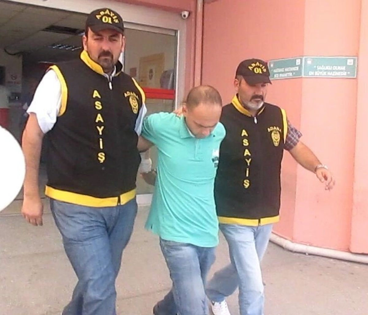 Hırsız Okul Müdürünün Odasında Yakalandı
