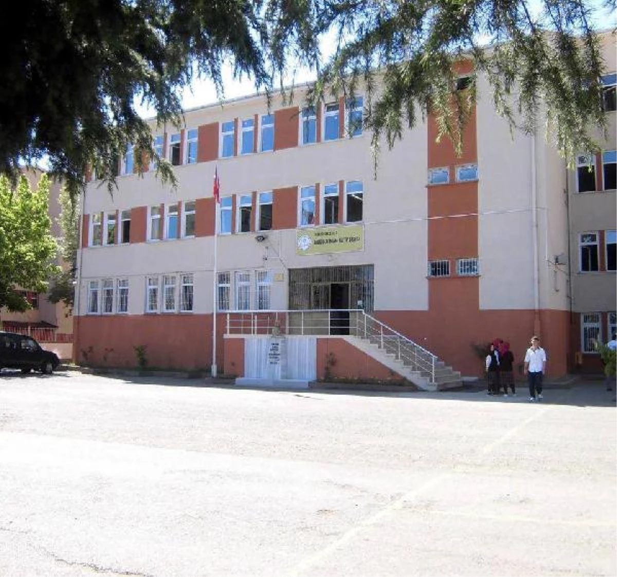 İmam Hatip Lisesi Öğretmenine Soruşturma Açıldı