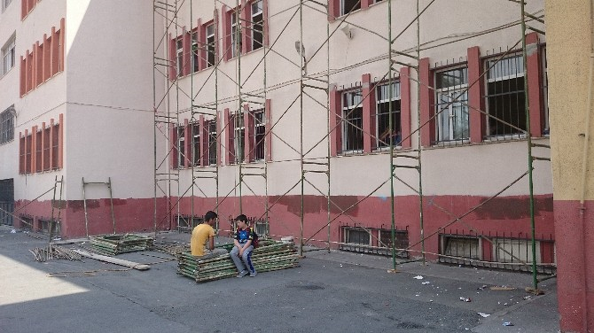 Küçükçekmece\'de Okullar Yenileniyor
