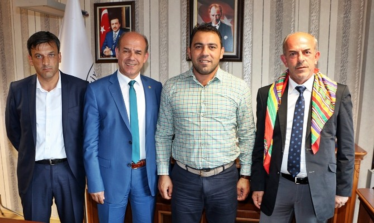 Kurtdereli Ekibinden Asrın Güreşçisine Ziyaret