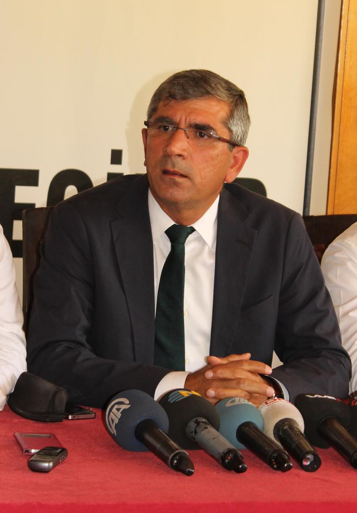 Lice\'deki Heykel Gerginliği