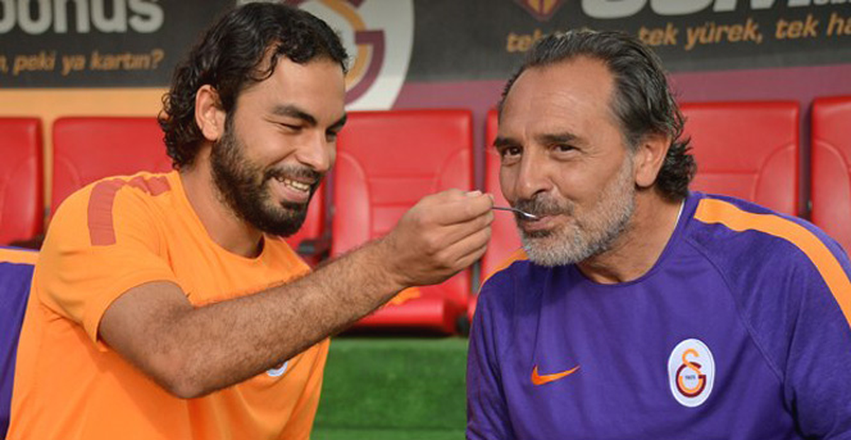 Prandelli\'ye Sürpriz Doğum Günü Kutlaması