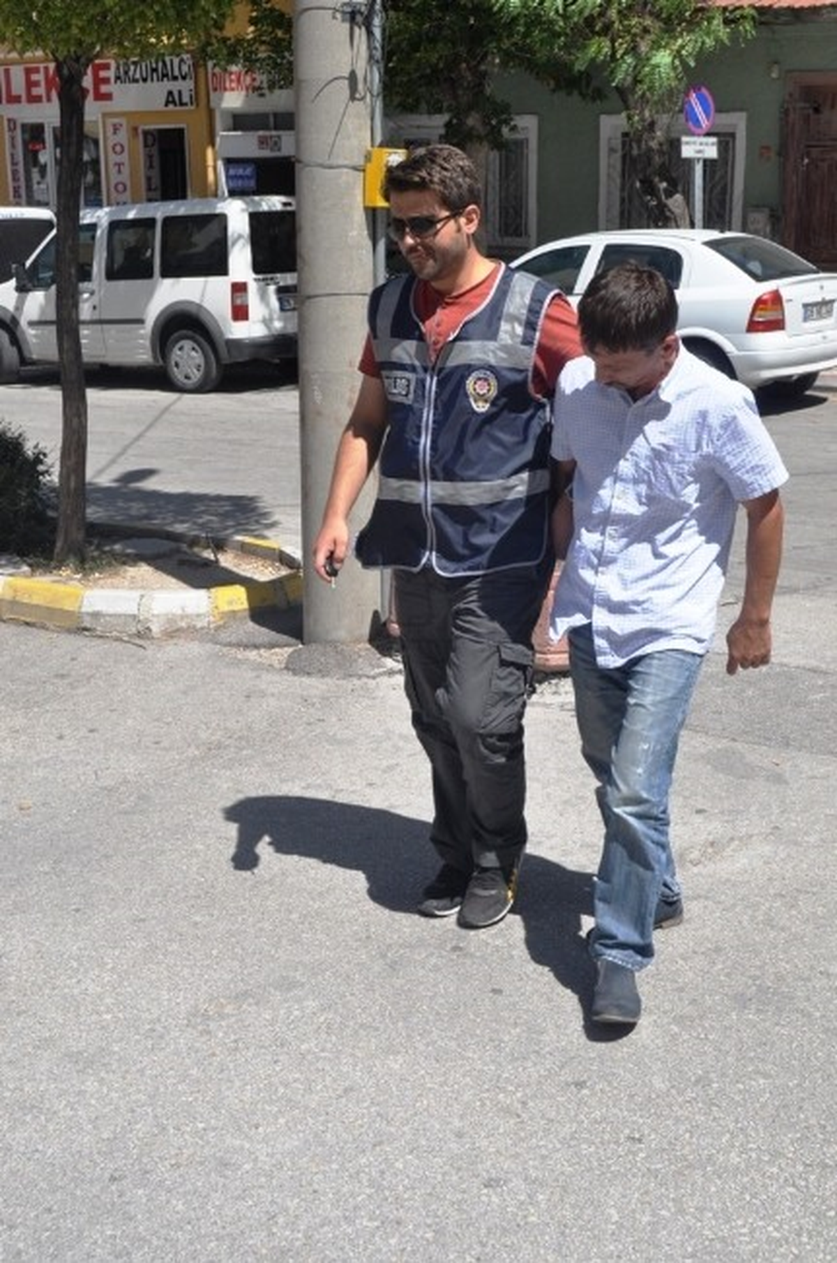 Resmi Kurumu Soyan Hırsızlardan Biri Asker Kaçağı Çıktı