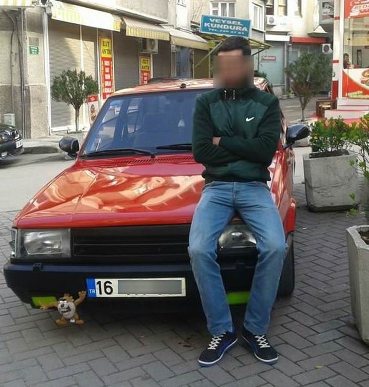 Üvey Annesini Keyif Kahvesi İçerken Öldürmüş