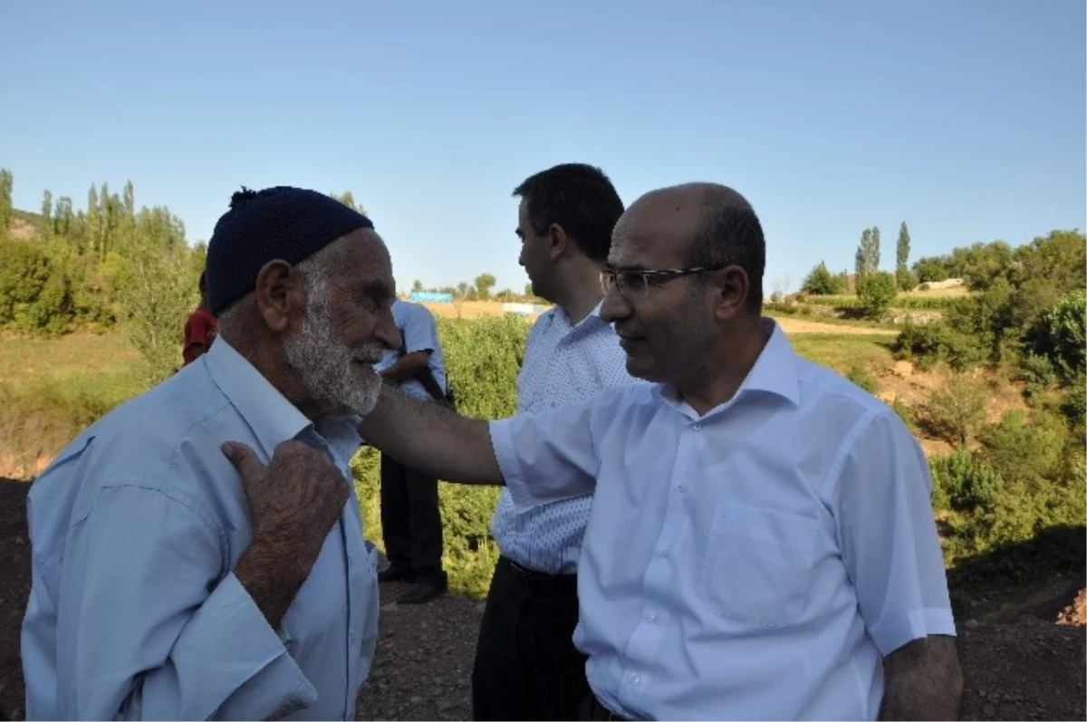 Vali Demirtaş, Sincik\'te İncelemelerde Bulundu