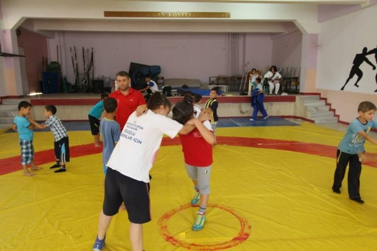 Yaz Spor Okullarında Ata Sporu Güreş