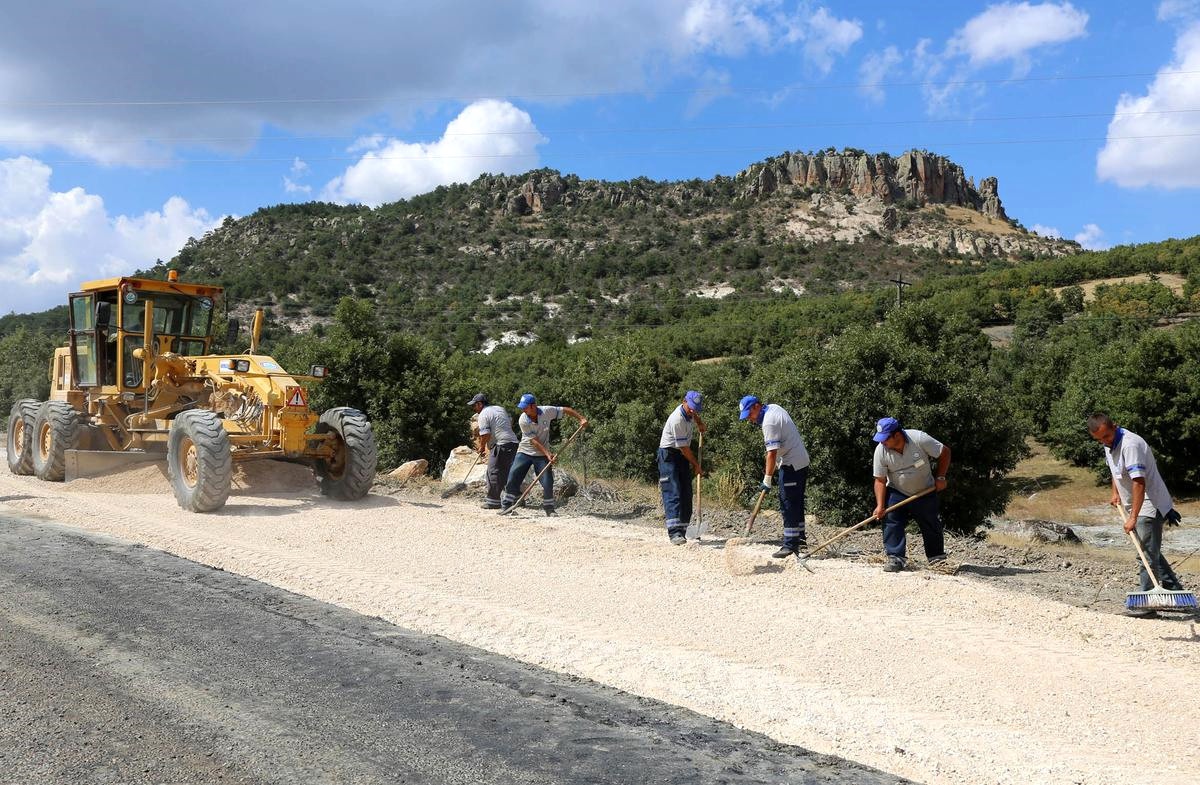Yazılıkaya Yollarında Onarım Çalışması