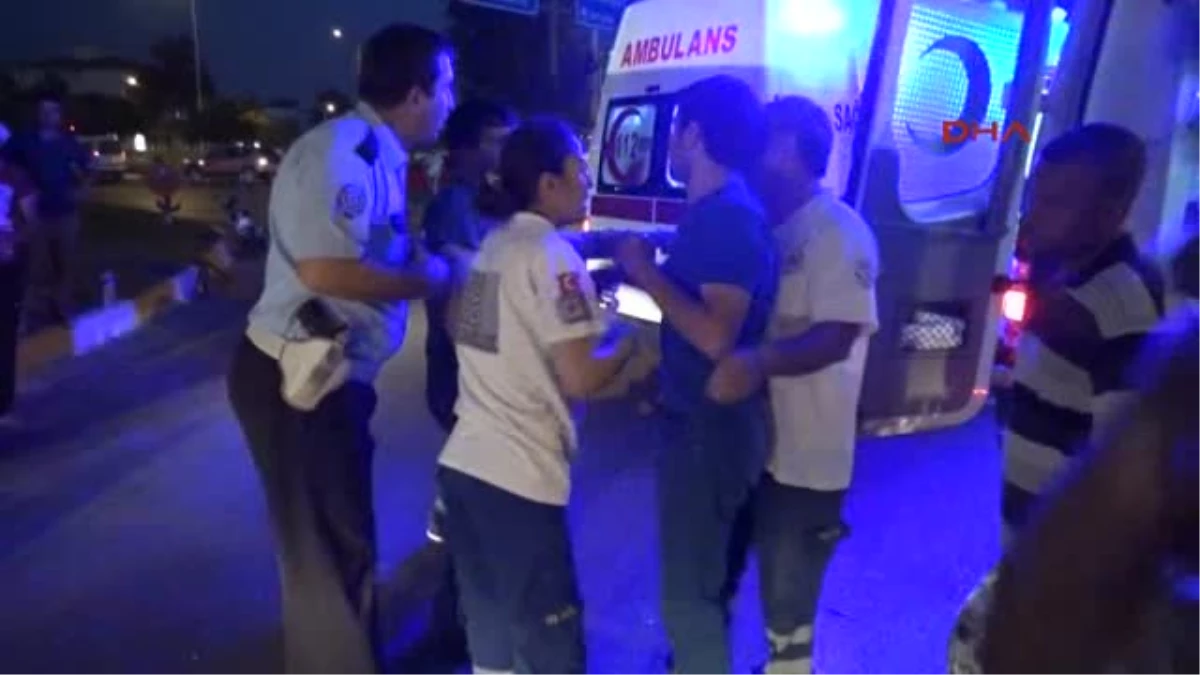 Antalya\'da Yolcu Otobüsü ile Kamyon Çarpıştı: 3 Yaralı